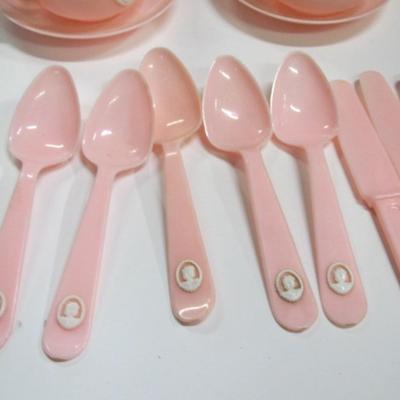 36 Pieces Of Vintage Dapol Plastics Inc Tea Set