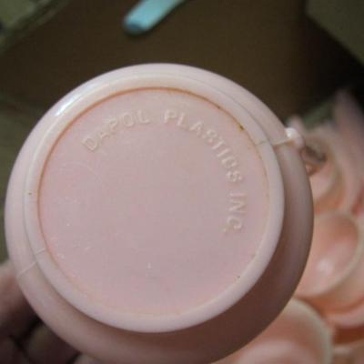36 Pieces Of Vintage Dapol Plastics Inc Tea Set