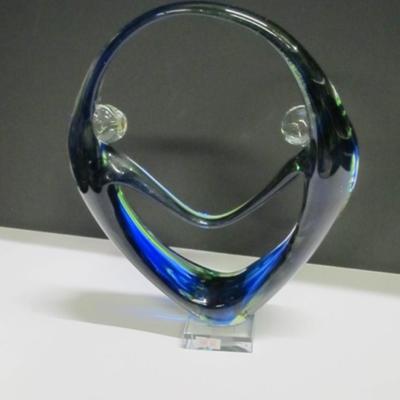 Approx 11 1/2" Tall Diamond Star Murano Style Hand Blown Art Glass 2 People Holding Hands