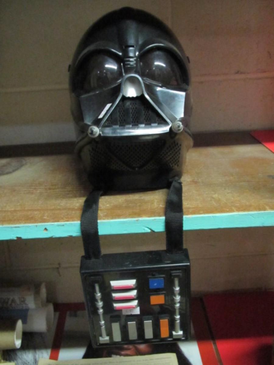 2004 Star Wars Darth Vader Mask With Voice Changer | EstateSales.org