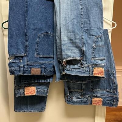 Collection of Men’s Lucky Brand and Kirkland Jeans