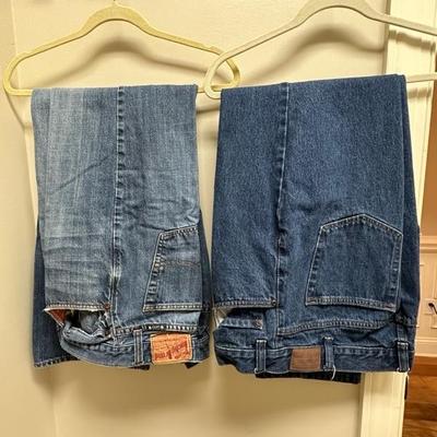 Collection of Men’s Lucky Brand and Kirkland Jeans