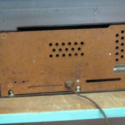 Vintage Silvertone Tube AM Broadcast Radio Sears Roebuck