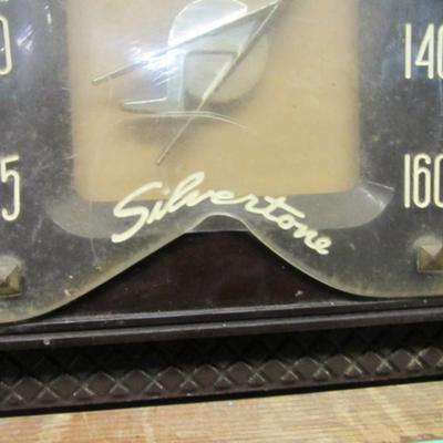 Vintage Silvertone Tube AM Broadcast Radio Sears Roebuck