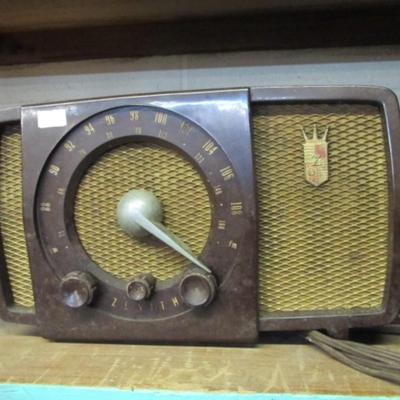 Vintage Tube Radio Mid-century Zenith AM/FM Radio
