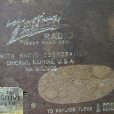 Vintage Tube Radio Mid-century Zenith AM/FM Radio
