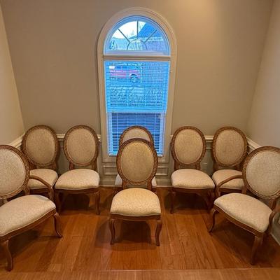 Beautiful Kitchen and Dining Room Table and Chairs
