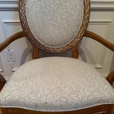 Beautiful Kitchen and Dining Room Table and Chairs
