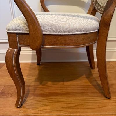 Beautiful Kitchen and Dining Room Table and Chairs