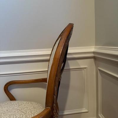 Beautiful Kitchen and Dining Room Table and Chairs