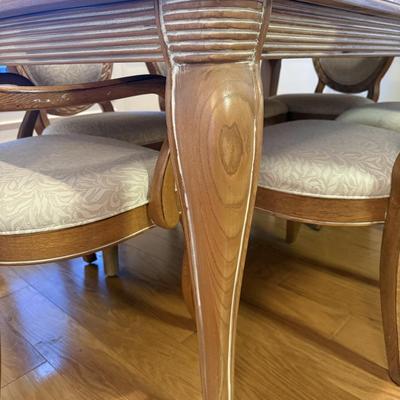Beautiful Kitchen and Dining Room Table and Chairs