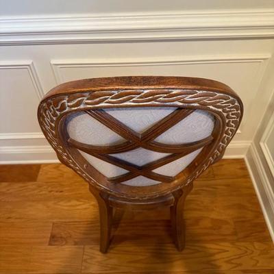 Beautiful Kitchen and Dining Room Table and Chairs