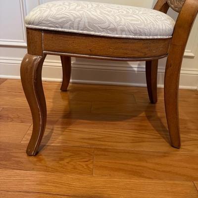 Beautiful Kitchen and Dining Room Table and Chairs