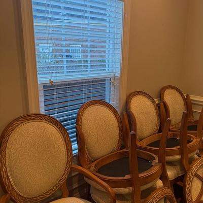 Beautiful Kitchen and Dining Room Table and Chairs