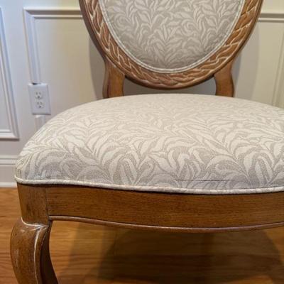 Beautiful Kitchen and Dining Room Table and Chairs