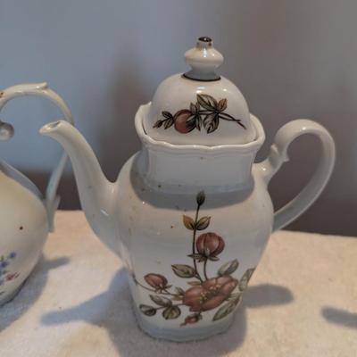 Bavaria Schumann Arzberg & Winterling Bavaria Germany Roslau Teapots