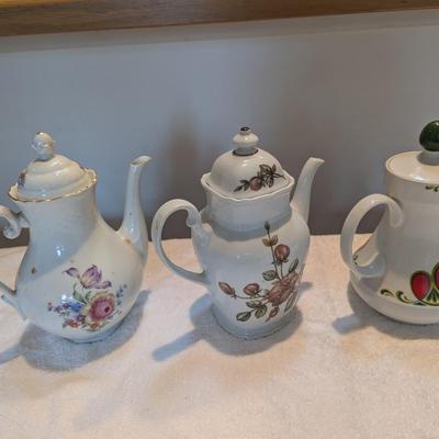 Bavaria Schumann Arzberg & Winterling Bavaria Germany Roslau Teapots