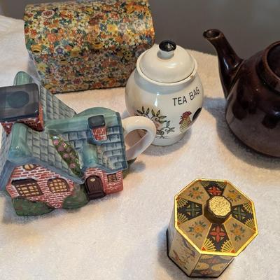 Coffee & Tea Accessorizes USA & Pyrex Pots