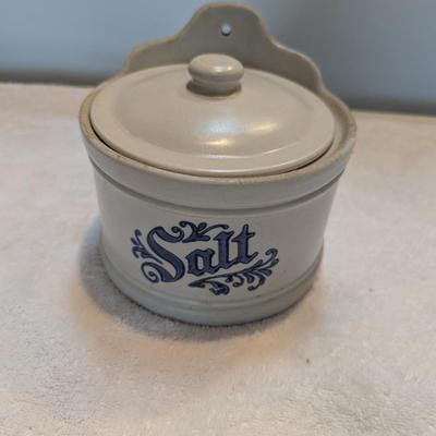 Pfaltzgraff Yorktowne Salt Box & Lid