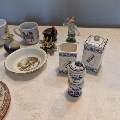 Royal Grafton Homer Laughlin Vintage Blue Onion Shakers Cream & Sugar