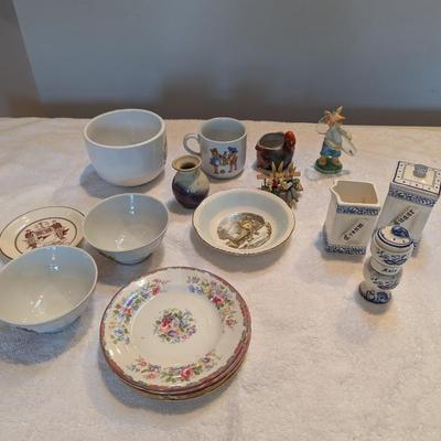 Royal Grafton Homer Laughlin Vintage Blue Onion Shakers Cream & Sugar