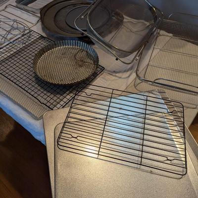 Cooling Racks & Baking Tins