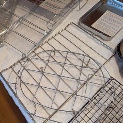 Cooling Racks & Baking Tins