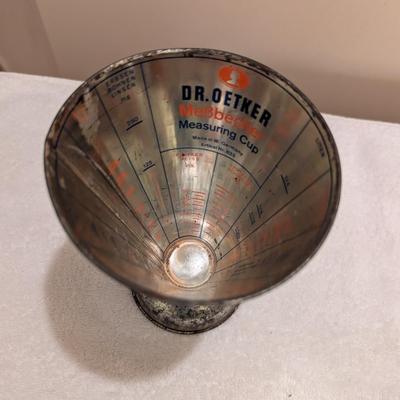 Vintage Dr Oetker MeBbecher Metal Measuring Beaker Cup Artikel West Germany
