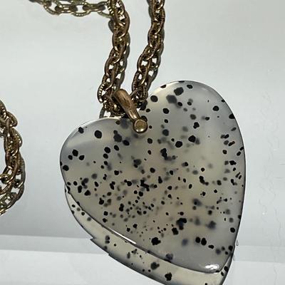 Vintage heart shaped Agate pendant necklace