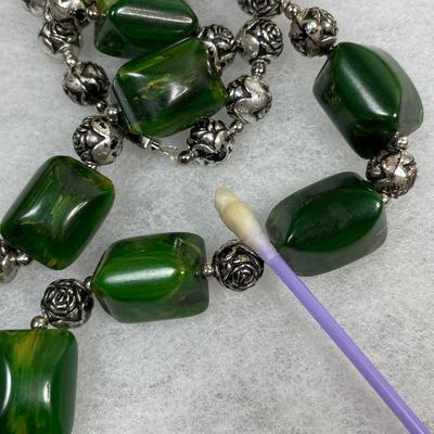 Marbled. spinach green Bakelite beaded necklace.