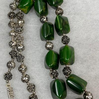 Marbled. spinach green Bakelite beaded necklace.