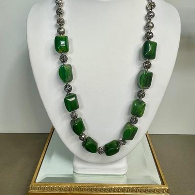 Marbled. spinach green Bakelite beaded necklace.