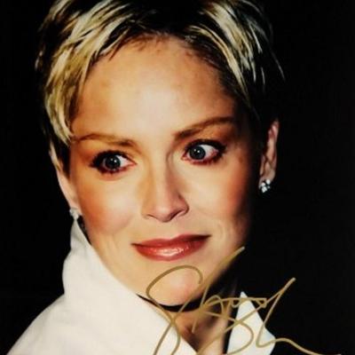 Sharon Stone signed portrait photo 