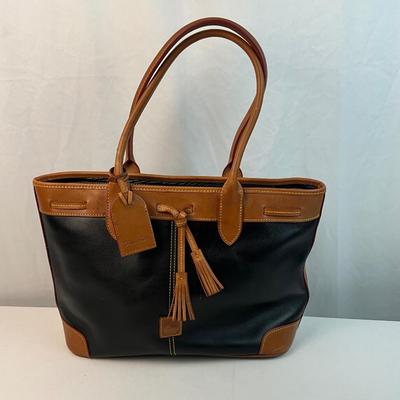Lot F 291 Dooney & Bourke Pebbled Leather Shoulder Bag
