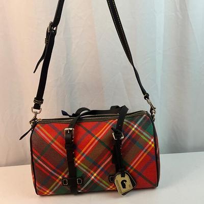 Lot F 295 NWT Dooney & Bourke Black Tartan Barrel Handbag