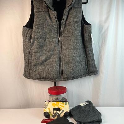 Lot F 296 NWT Dooney & Bourke Coin Purse NWT Old Navy Vest NWT Gray Hat