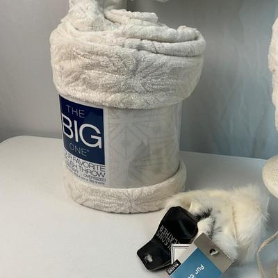 Lot F 299 Madison Ladies Winter Coat Hat Earmuffs Plush Throw Blanket