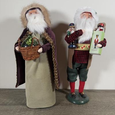 LOT 10B: Byer’s Choice The Carolers Santa Dolls