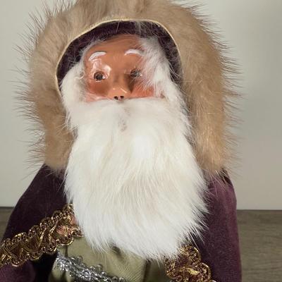 LOT 10B: Byer’s Choice The Carolers Santa Dolls