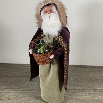 LOT 10B: Byer’s Choice The Carolers Santa Dolls