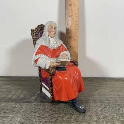 LOT 12B: Vintage Royal Doulton “The Judge” HN 2443