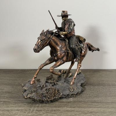 LOT 15B: 2010 Edwin M Knowles Bradford Exchange John Wayne Tall in the Saddle Collection Galloping Thunder Statues (A0765 & A6137)