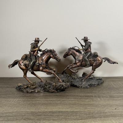 LOT 15B: 2010 Edwin M Knowles Bradford Exchange John Wayne Tall in the Saddle Collection Galloping Thunder Statues (A0765 & A6137)