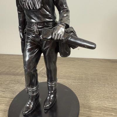 LOT 18B: John Wayne Heroic Legend Plate w/ Replica Rifle Display & Hamilton Collection John Wayne, The American Legend Platinum...