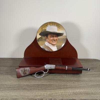 LOT 18B: John Wayne Heroic Legend Plate w/ Replica Rifle Display & Hamilton Collection John Wayne, The American Legend Platinum...