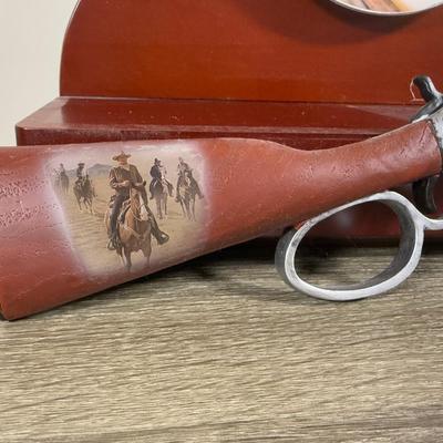 LOT 18B: John Wayne Heroic Legend Plate w/ Replica Rifle Display & Hamilton Collection John Wayne, The American Legend Platinum...