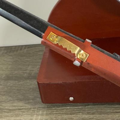 LOT 18B: John Wayne Heroic Legend Plate w/ Replica Rifle Display & Hamilton Collection John Wayne, The American Legend Platinum...