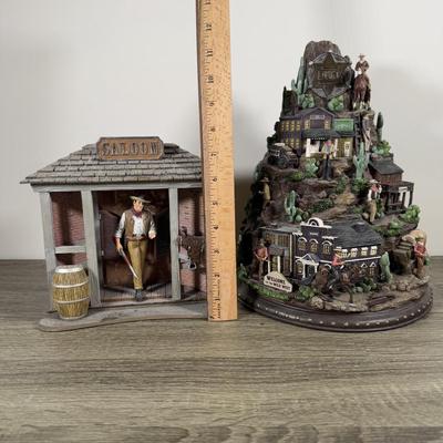 LOT 19B: John Wayne Bradford Exchange - 2012 American Legend Tabletop Mountain A0466 & 2008 Frontier Hero Walking Tall A0600