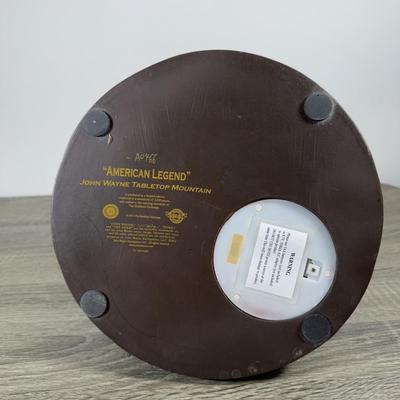 LOT 19B: John Wayne Bradford Exchange - 2012 American Legend Tabletop Mountain A0466 & 2008 Frontier Hero Walking Tall A0600
