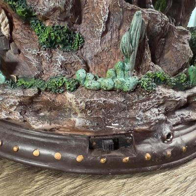 LOT 19B: John Wayne Bradford Exchange - 2012 American Legend Tabletop Mountain A0466 & 2008 Frontier Hero Walking Tall A0600